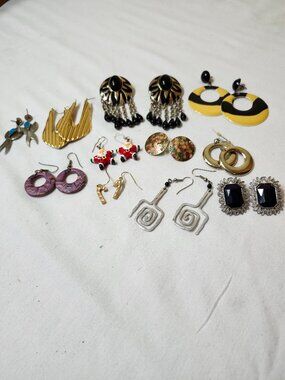 Lot of 12 earrings